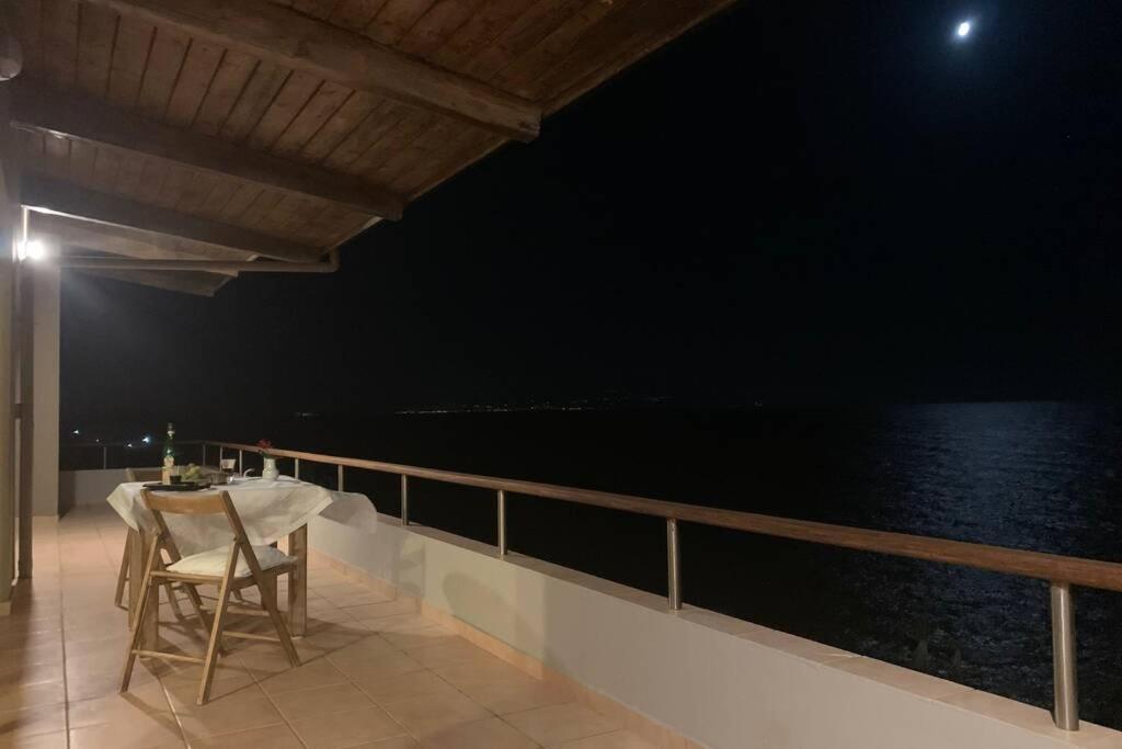 מיתיקאס 360º Suite With Endless Views To The Ionian Sea מראה חיצוני תמונה